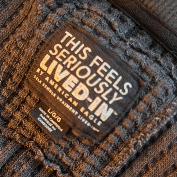 American Eagle Outfitters Textured Navy V-Neck Sweater - Picture 2 of 3